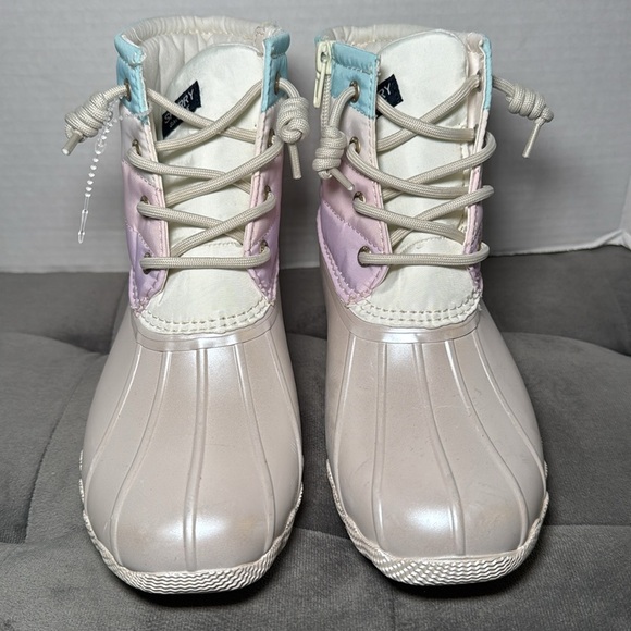 New Sperry Kid’s Saltwater Ankle Boot Duck Boot Iridescent Pastel Size 3 & 6 - Picture 2 of 14